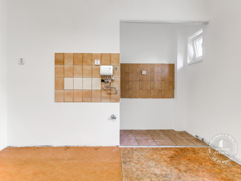  INVESTIČNÁ PRÍLEŽITOSŤ 1-izb.byt, Staré Mesto, Radlinského