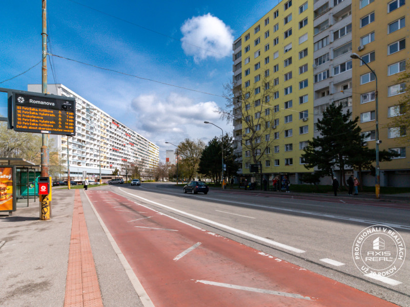  3-izbový byt, PÔVODNÝ STAV, BA V. Petržalka, Romanova