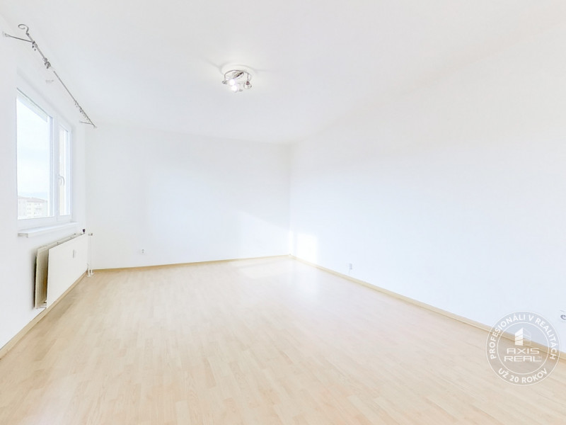  PRIESTRANNÝ 3-izbový byt na sídlisku Západ