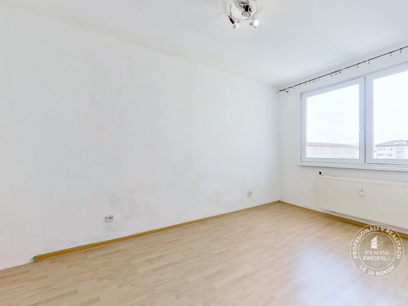  PRIESTRANNÝ 3-izbový byt na sídlisku Západ