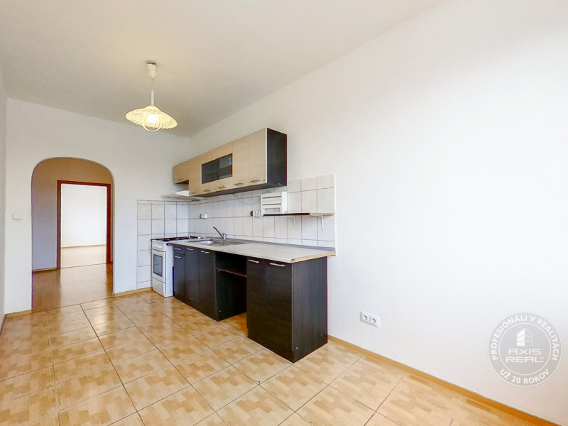  PRIESTRANNÝ 3-izbový byt na sídlisku Západ