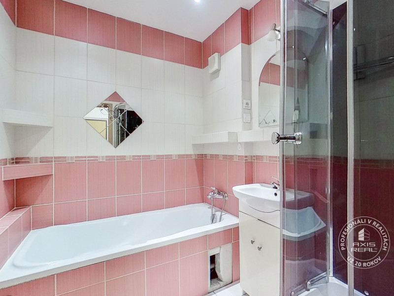  PRIESTRANNÝ 3-izbový byt na sídlisku Západ