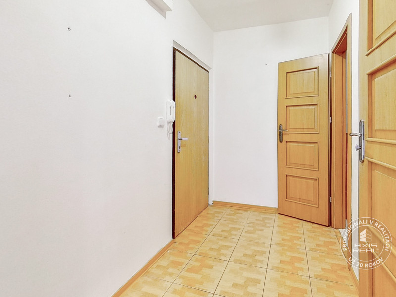  PRIESTRANNÝ 3-izbový byt na sídlisku Západ