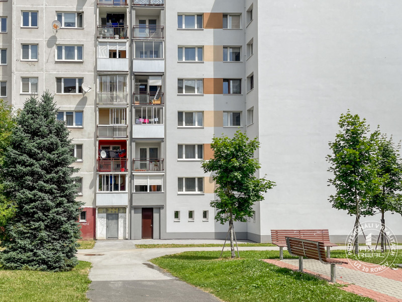  PRIESTRANNÝ 3-izbový byt na sídlisku Západ