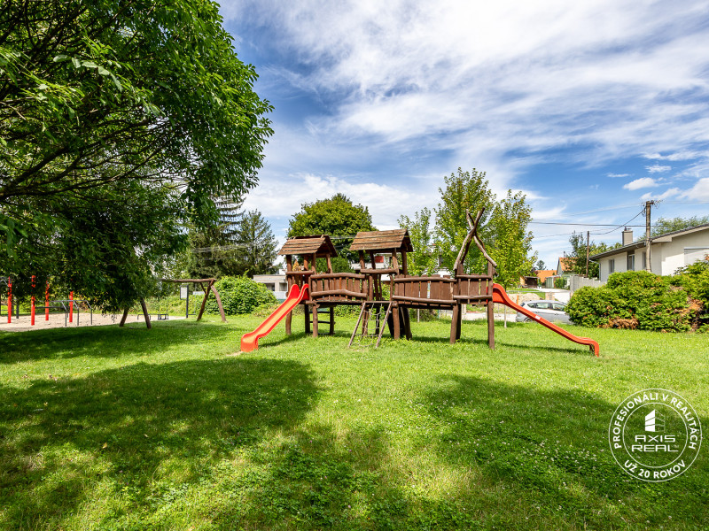  Stavebný pozemok (1.330 m2) Topoľový rad, Bernolákovo