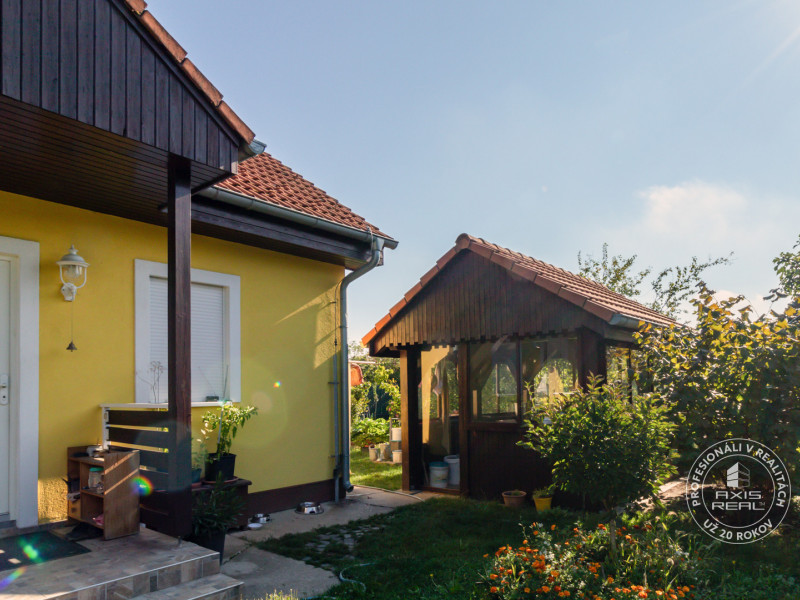  4-izbový DREVODOM, pozemok 1640 m2, Senec, Hrubý Šúr