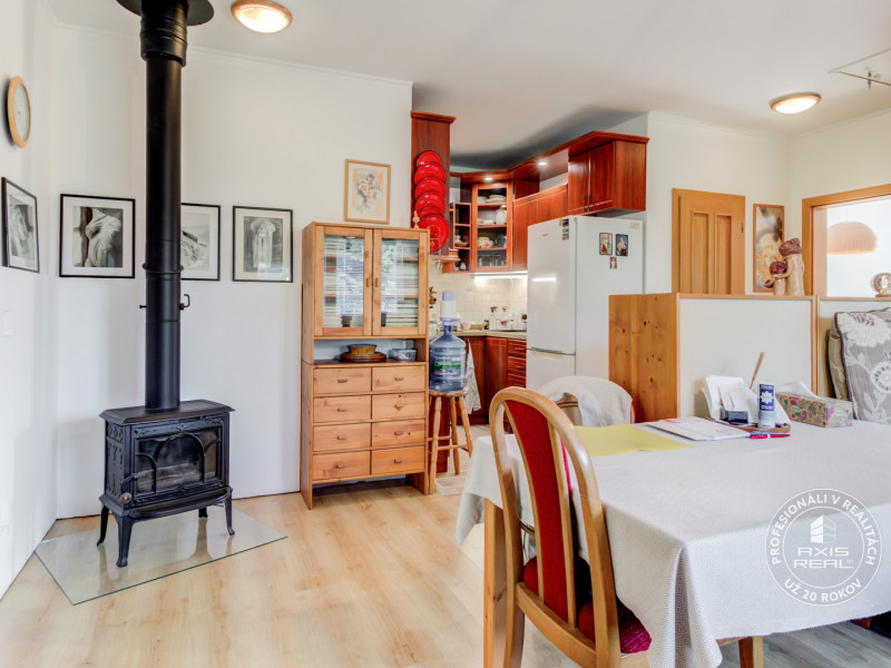  4-izbový DREVODOM, pozemok 1640 m2, Senec, Hrubý Šúr