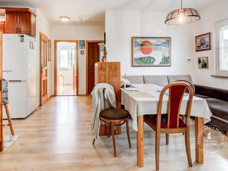  4-izbový DREVODOM, pozemok 1640 m2, Senec, Hrubý Šúr