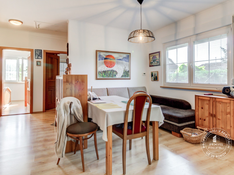  4-izbový DREVODOM, pozemok 1640 m2, Senec, Hrubý Šúr