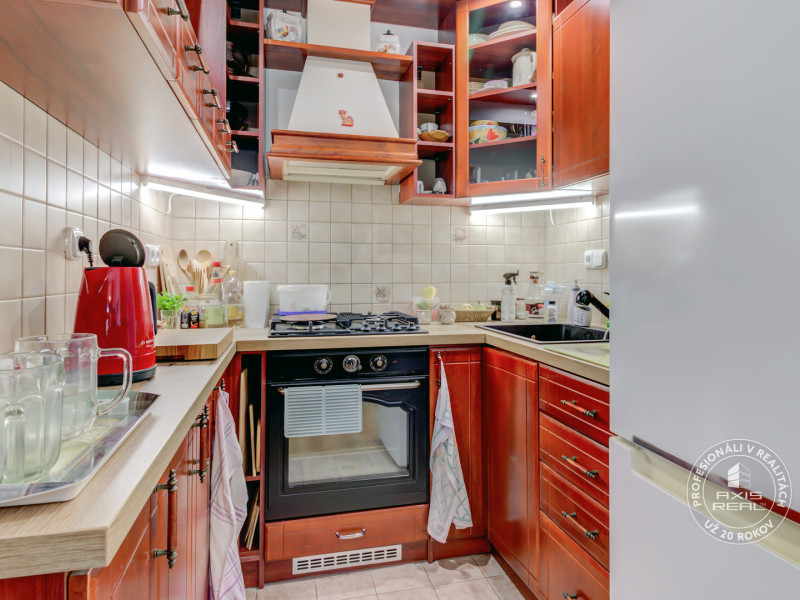  4-izbový DREVODOM, pozemok 1640 m2, Senec, Hrubý Šúr