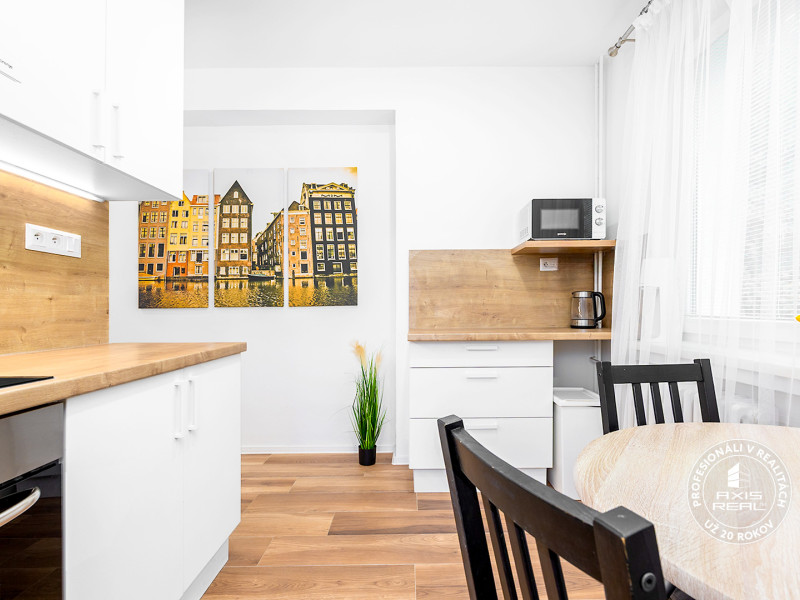  1-izbový byt s LODŽIOU, BA IV. Dúbravka, Chrobákova ul.