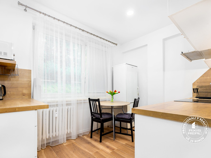  1-izbový byt s LODŽIOU, BA IV. Dúbravka, Chrobákova ul.