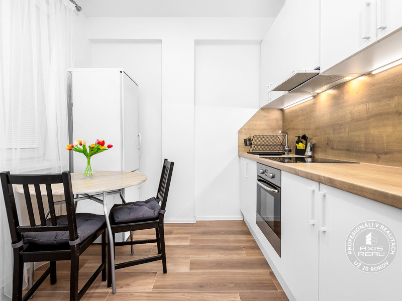  1-izbový byt s LODŽIOU, BA IV. Dúbravka, Chrobákova ul.