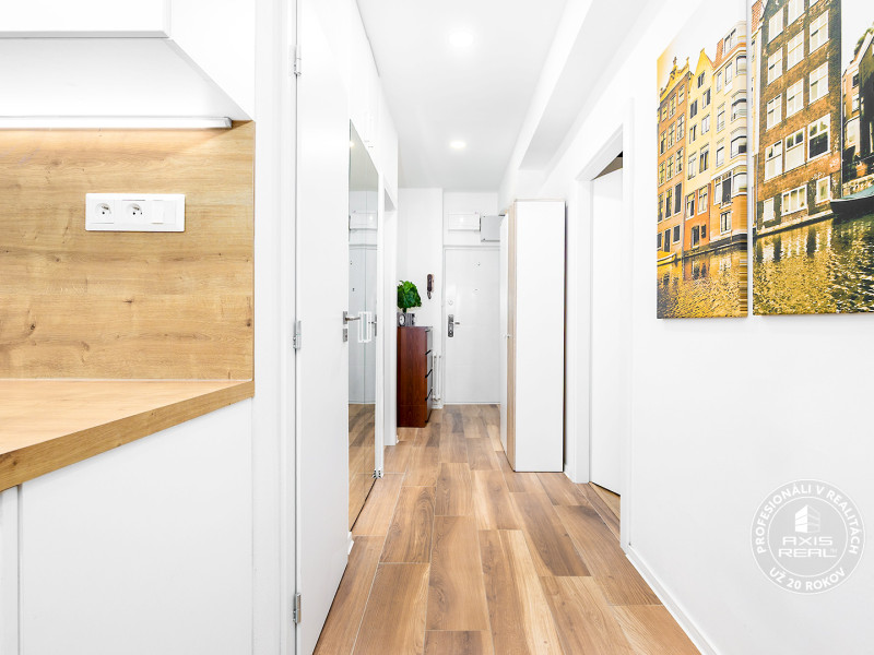  1-izbový byt s LODŽIOU, BA IV. Dúbravka, Chrobákova ul.