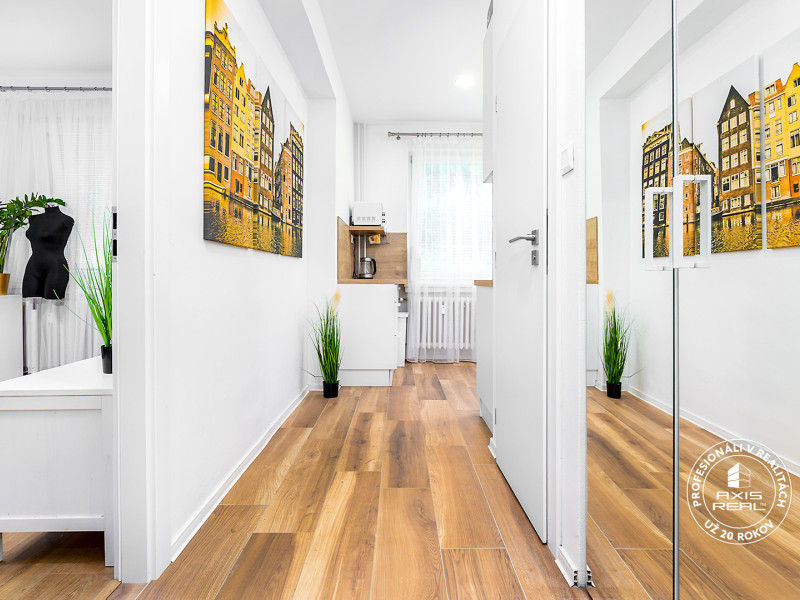  1-izbový byt s LODŽIOU, BA IV. Dúbravka, Chrobákova ul.