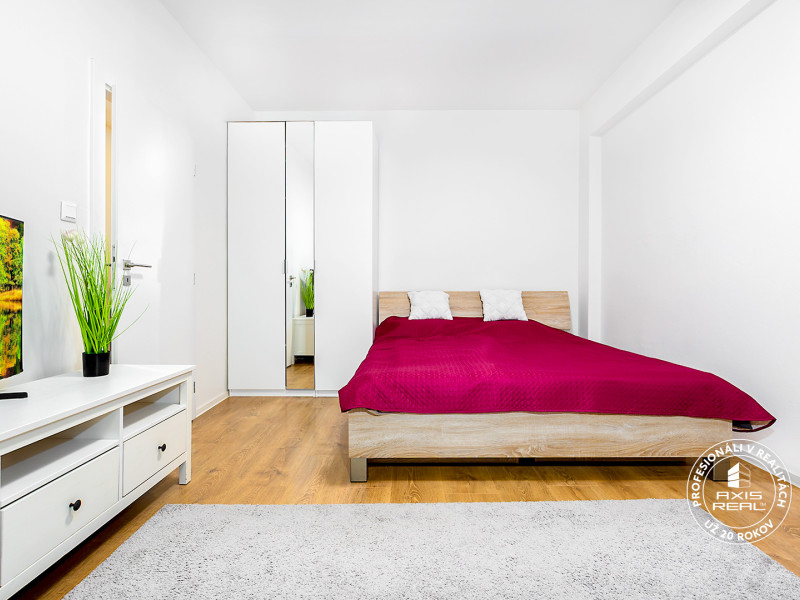  1-izbový byt s LODŽIOU, BA IV. Dúbravka, Chrobákova ul.