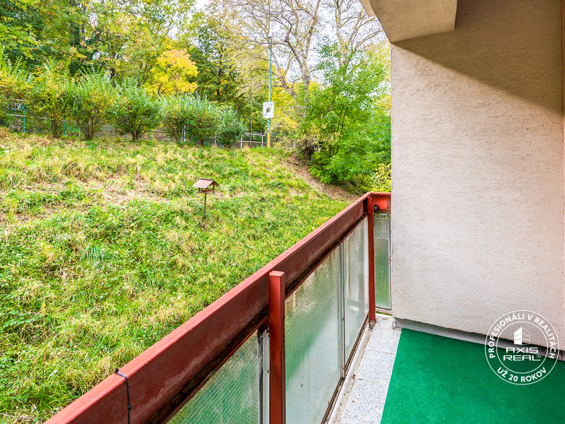  1-izbový byt s LODŽIOU, BA IV. Dúbravka, Chrobákova ul.