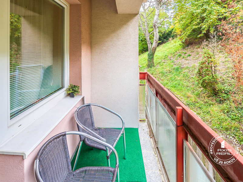  1-izbový byt s LODŽIOU, BA IV. Dúbravka, Chrobákova ul.