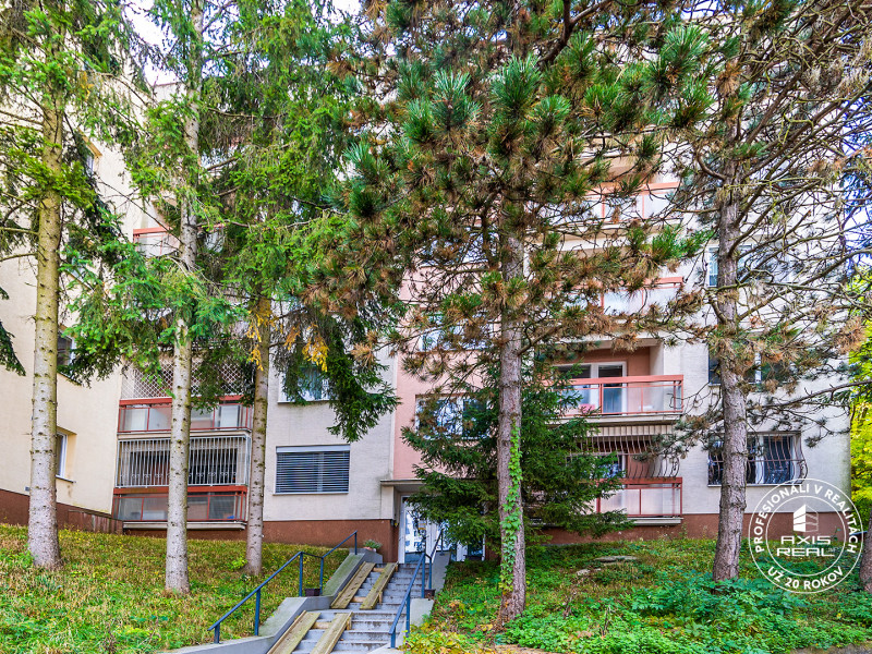  1-izbový byt s LODŽIOU, BA IV. Dúbravka, Chrobákova ul.