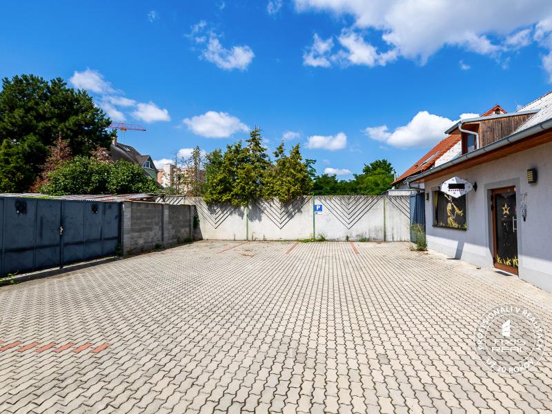 Polyfunkčná budova na predaj, Stupava, Hlavná ulica