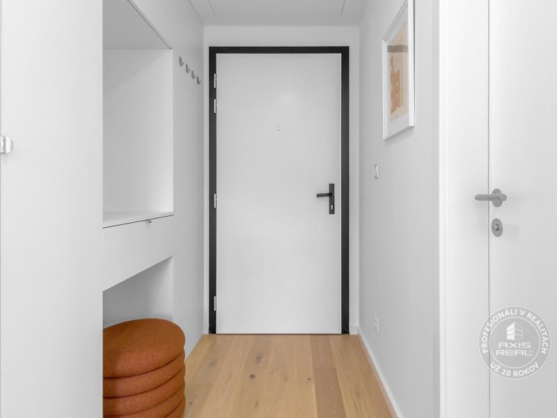  NOVÝ krásny 2i byt, ZWIRN, 2x balkón, parkovanie, Košická