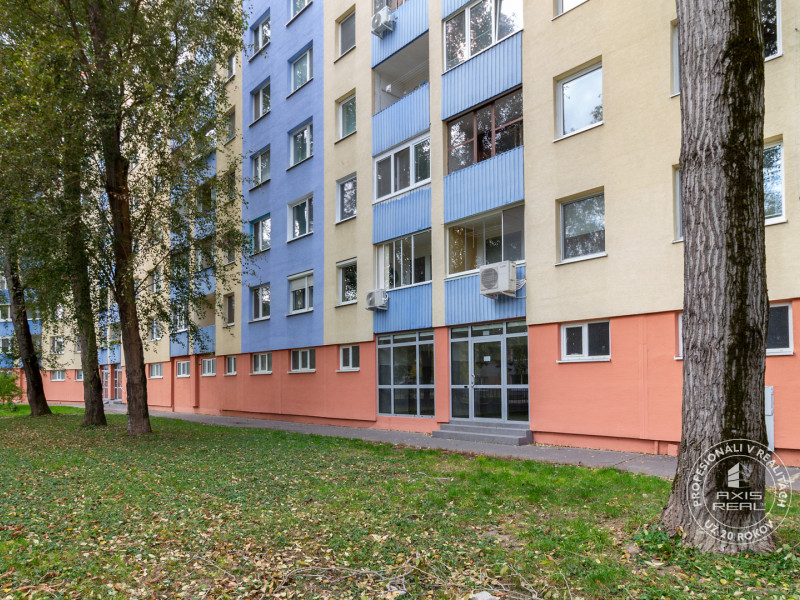 Slnečný 4i byt, lodžia-pivnica-parkovanie, Švabinského ul.