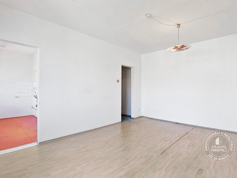  SVETLÝ 2-izbový byt v PÔVODNOM STAVE, BA II., Estónska ul.