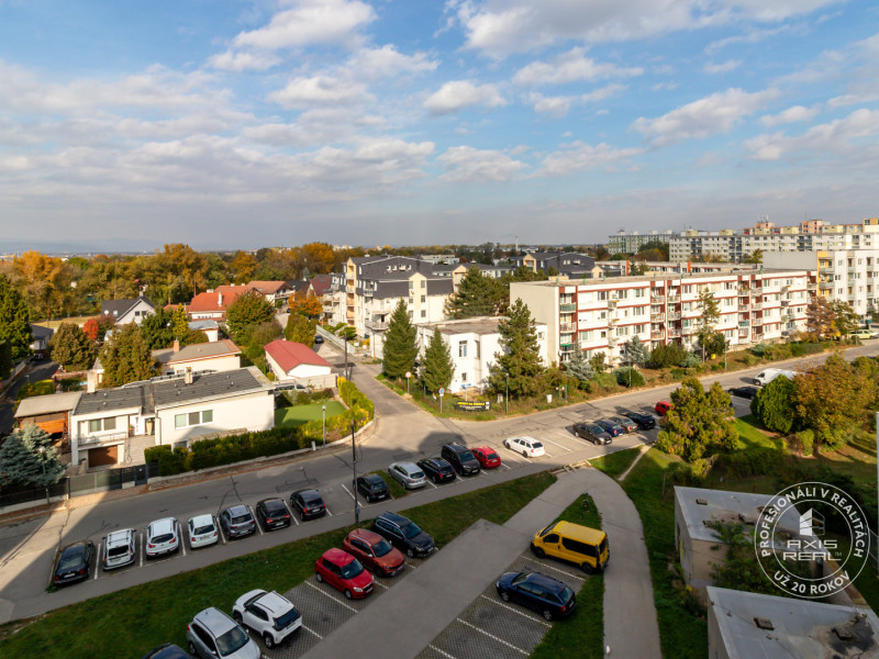  SVETLÝ 2-izbový byt v PÔVODNOM STAVE, BA II., Estónska ul.