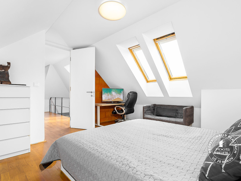  ŠTÝLOVÝ 3-izbový MEZONET s  DVOMI TERASAMI pri NC Nivy