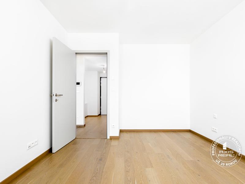  2-izb. byt s balkónom, ZWIRN, BA II. Ružinov, Svätoplukova