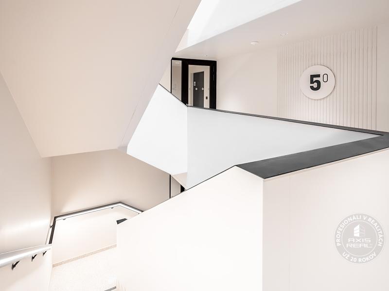  2-izb. byt s balkónom, ZWIRN, BA II. Ružinov, Svätoplukova