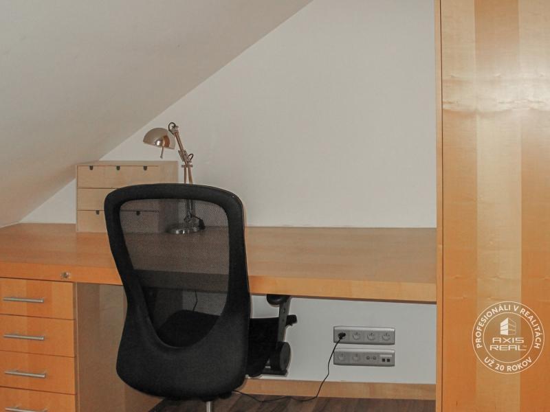 2-izb. byt, KRÁSNY VÝHĽAD, BA. Staré Mesto, Vajanského ul.