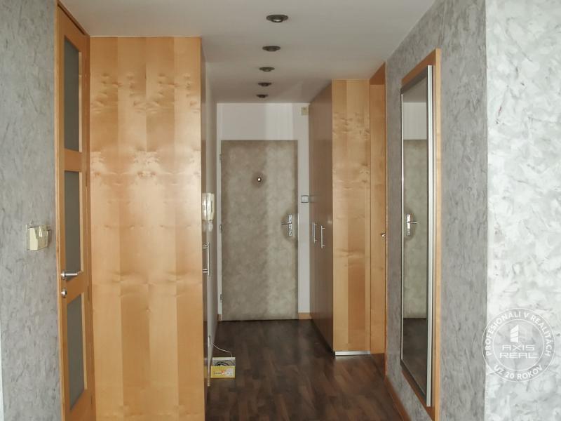 2-izb. byt, KRÁSNY VÝHĽAD, BA. Staré Mesto, Vajanského ul.