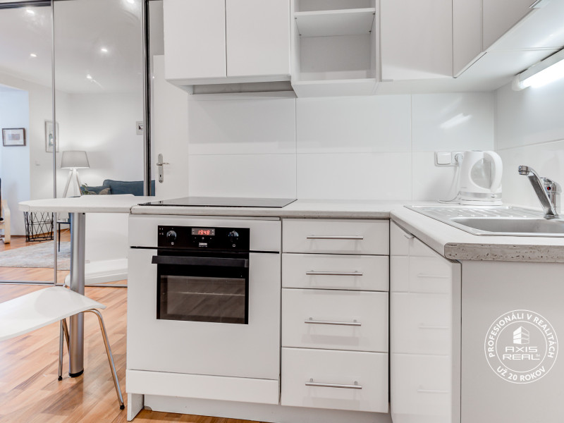  Pekná štýlová garsónka, PIVNICA, BA I SM, Slávičie údolie