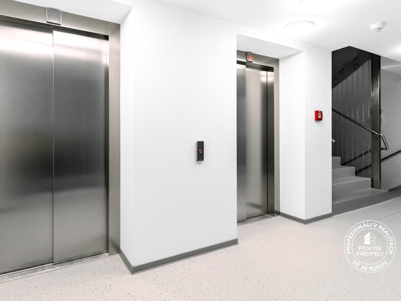  Novostavba GUTHAUS úplne nový zariadený 1-izb. byt, balkón