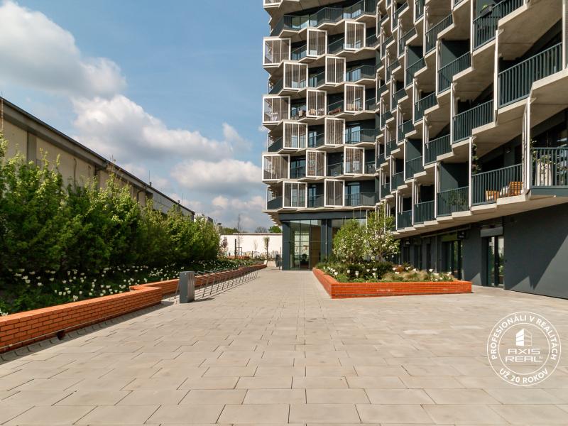  Novostavba GUTHAUS úplne nový zariadený 1-izb. byt, balkón