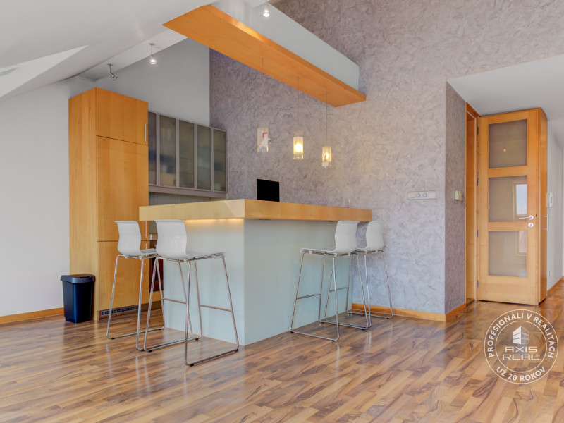 2-izb. byt, KRÁSNY VÝHĽAD, BA. Staré Mesto, Vajanského ul.