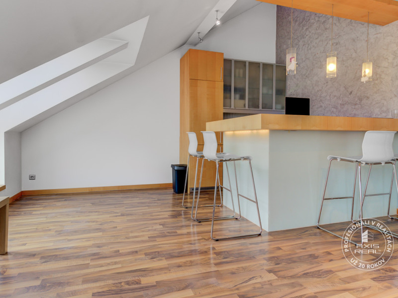 2-izb. byt, KRÁSNY VÝHĽAD, BA. Staré Mesto, Vajanského ul.