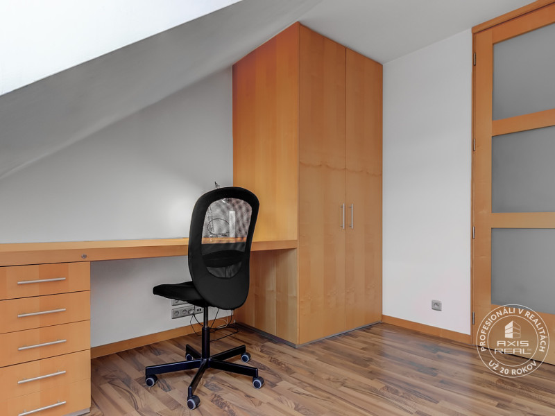 2-izb. byt, KRÁSNY VÝHĽAD, BA. Staré Mesto, Vajanského ul.