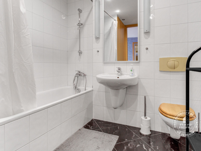 2-izb. byt, KRÁSNY VÝHĽAD, BA. Staré Mesto, Vajanského ul.