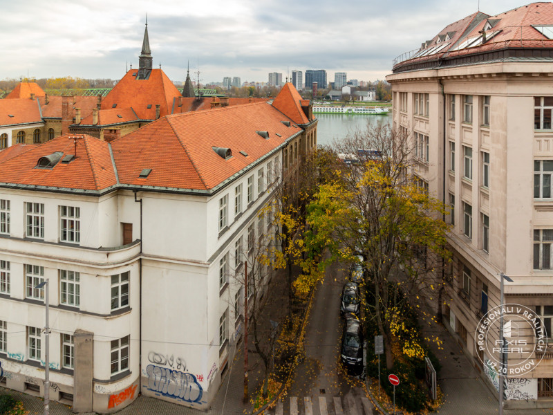2-izb. byt, KRÁSNY VÝHĽAD, BA. Staré Mesto, Vajanského ul.