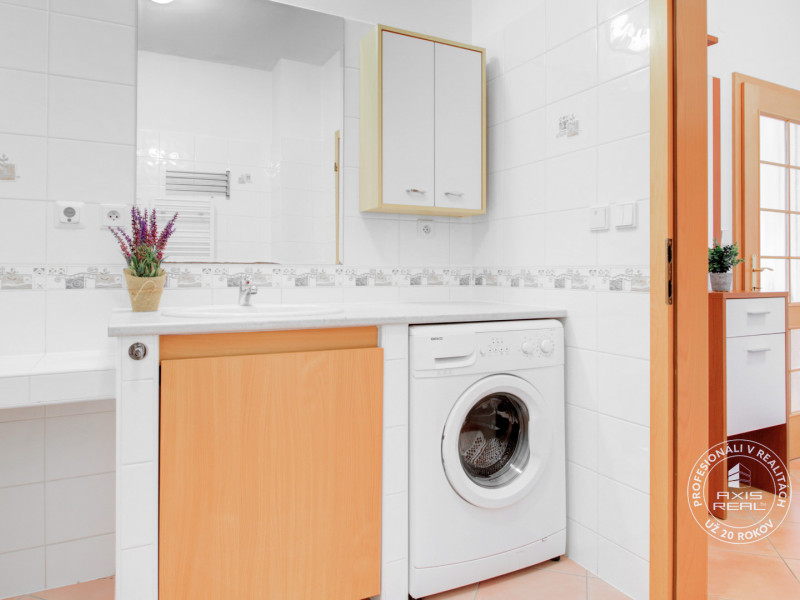  Pekný 2-izbový byt (54 m2) s BALKÓNOM v NOVOSTAVBE