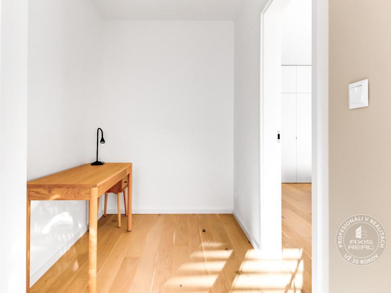  NOVÝ krásny 2i byt, ZWIRN, 2x balkón, parkovanie, Košická