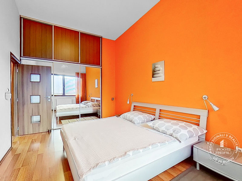  Veľký 2-izb. byt, GARÁŽ, BA Staré Mesto, Slávičie údolie