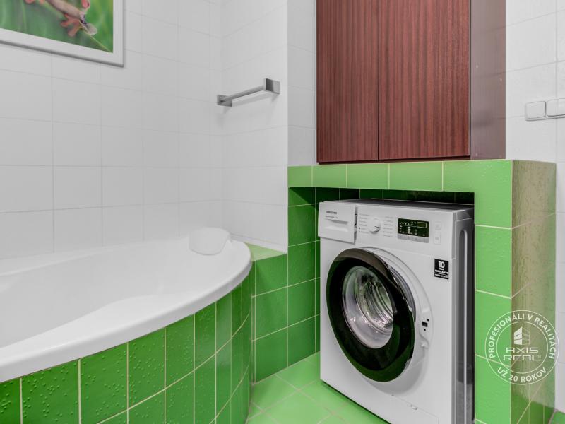  Veľký 2-izb. byt, GARÁŽ, BA Staré Mesto, Slávičie údolie