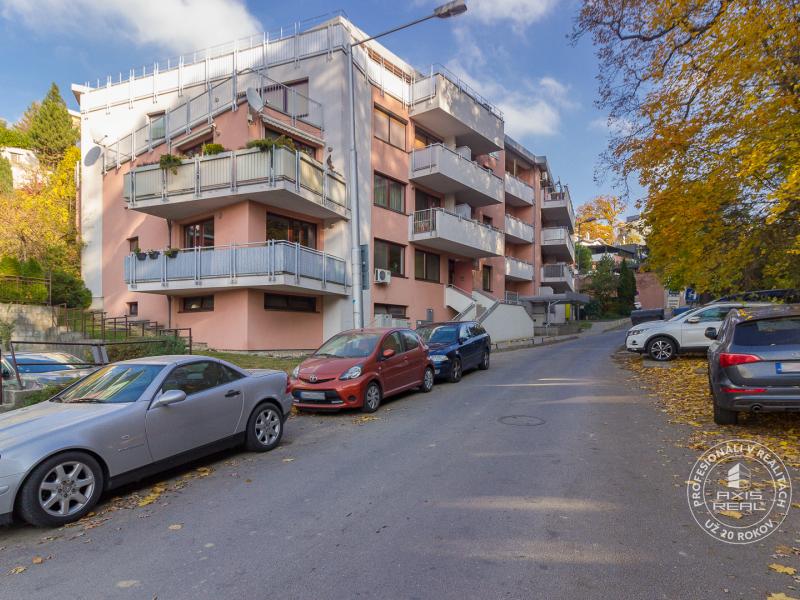  Veľký 2-izb. byt, GARÁŽ, BA Staré Mesto, Slávičie údolie