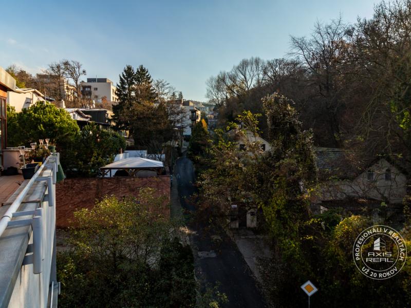  Veľký 2-izb. byt, GARÁŽ, BA Staré Mesto, Slávičie údolie