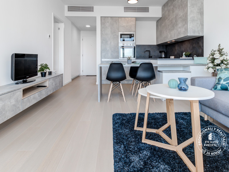  Luxusný slnečný 2-i byt, klíma, lodžia, parking, SKY PARK