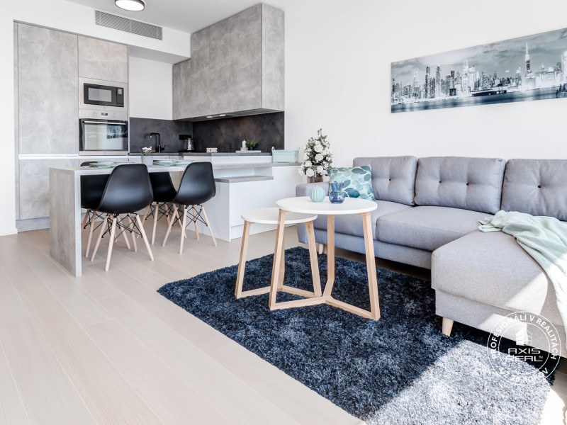  Luxusný slnečný 2-i byt, klíma, lodžia, parking, SKY PARK