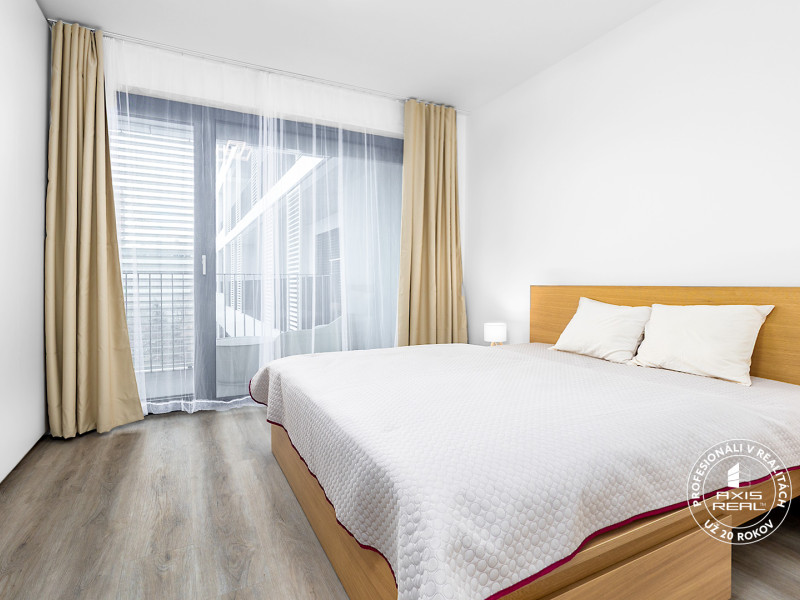  2-izbový byt s LODŽIOU, PARKOVANÍM A KOMUNITNOU TERASOU